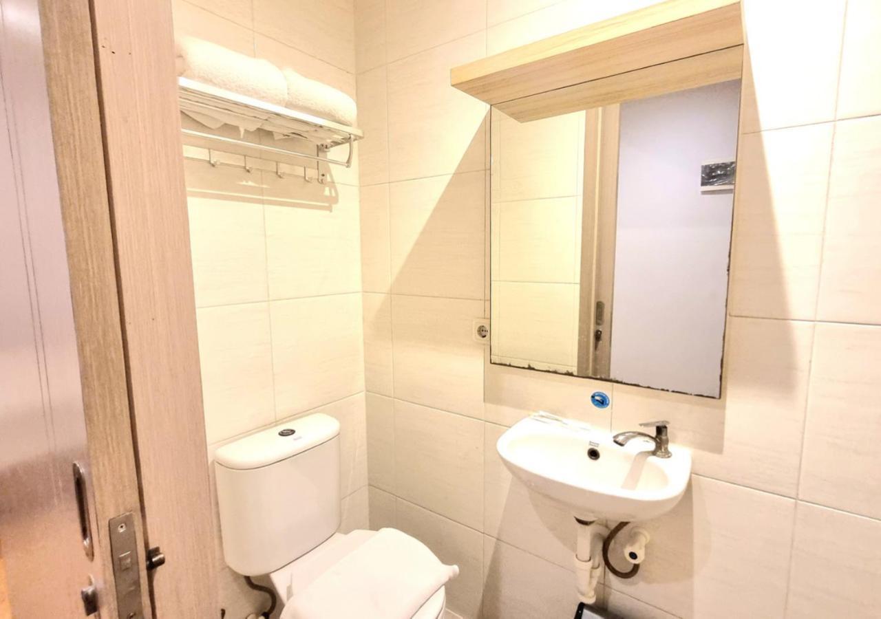 Central Front One Inn Jakarta Airport Rawabokor Dua Екстер'єр фото