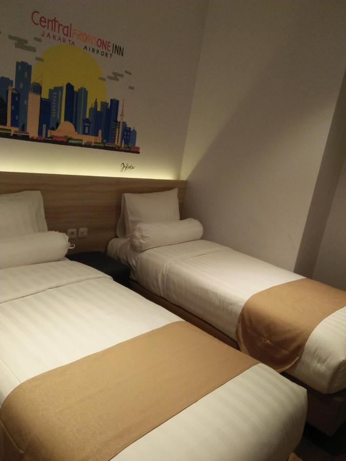 Central Front One Inn Jakarta Airport Rawabokor Dua Екстер'єр фото