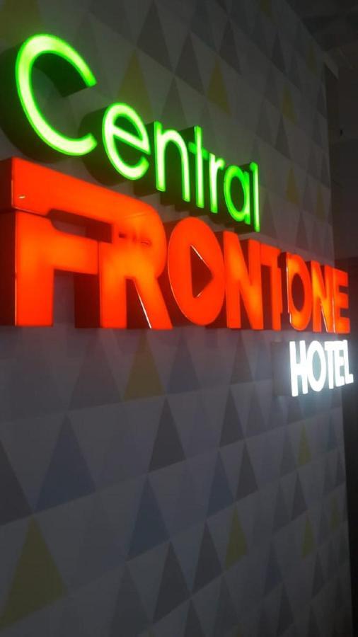 Central Front One Inn Jakarta Airport Rawabokor Dua Екстер'єр фото