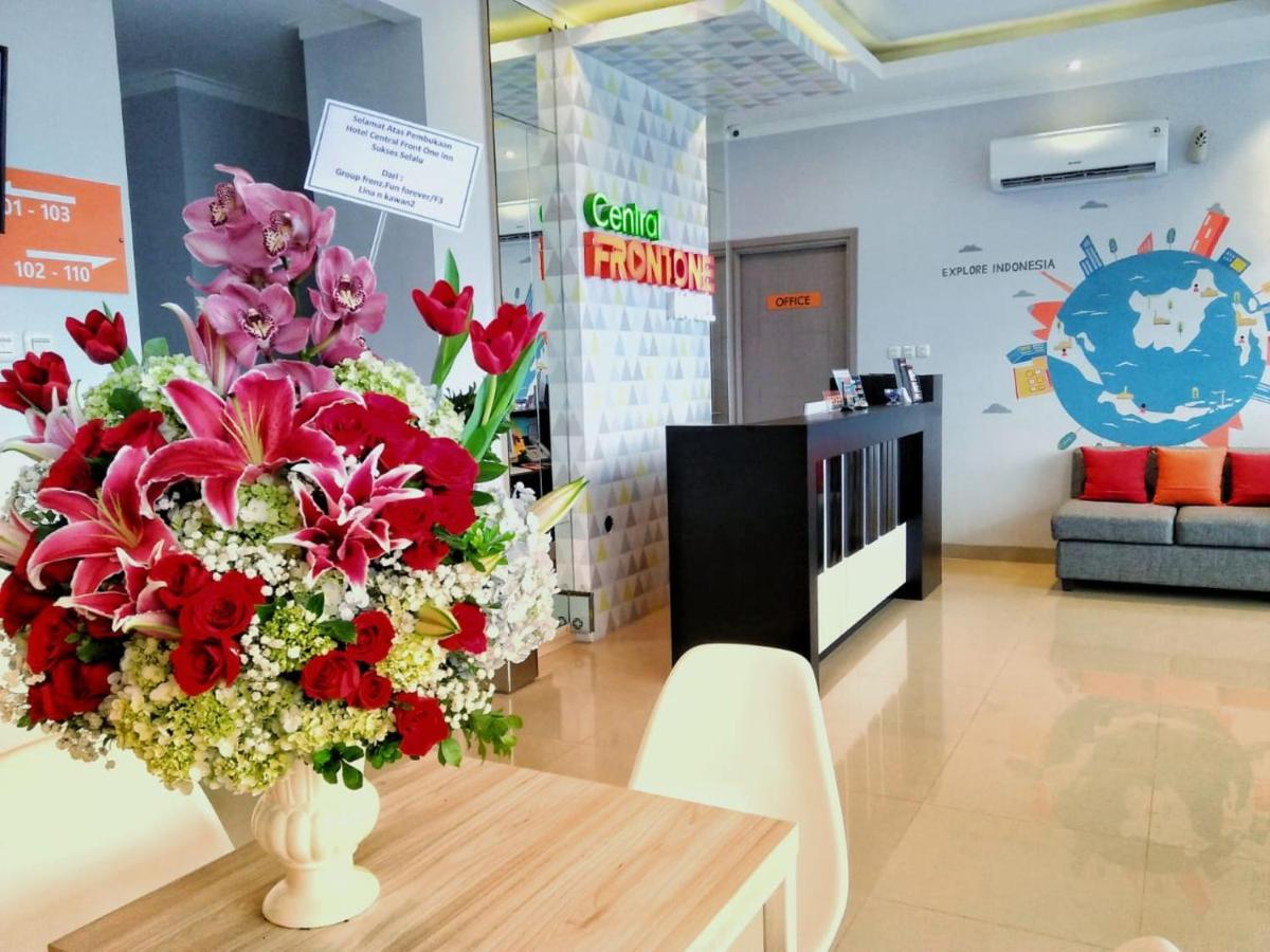 Central Front One Inn Jakarta Airport Rawabokor Dua Екстер'єр фото