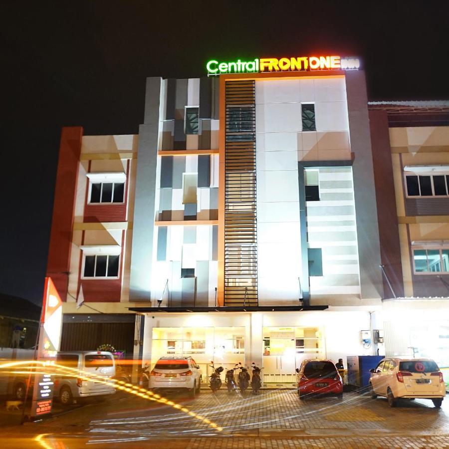 Central Front One Inn Jakarta Airport Rawabokor Dua Екстер'єр фото